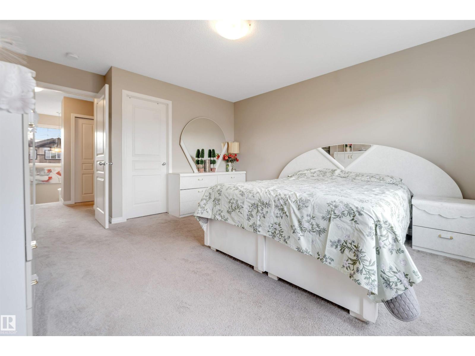 3304 13 Av Nw Property Photo 27