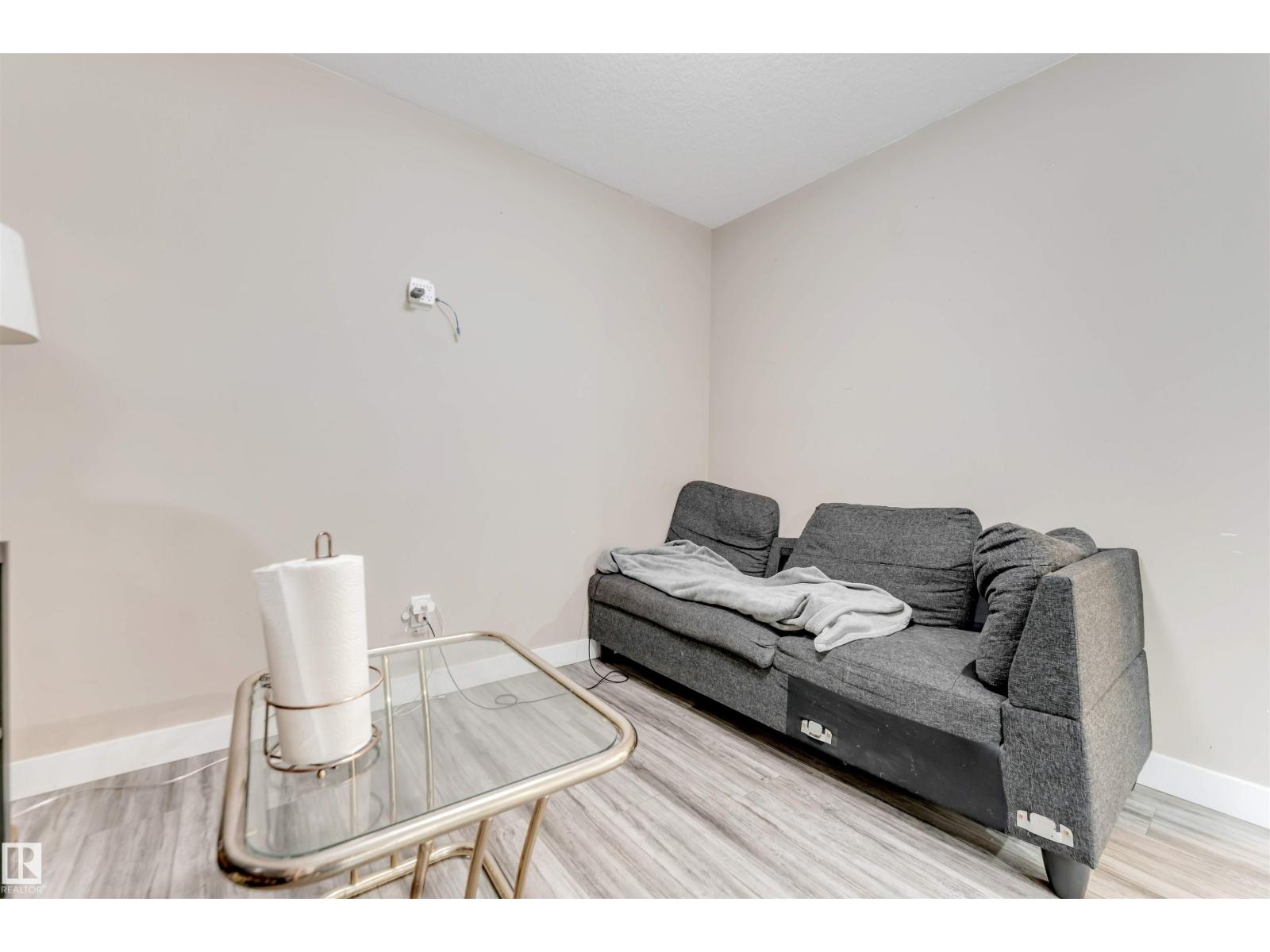 3304 13 Av Nw Property Photo 39