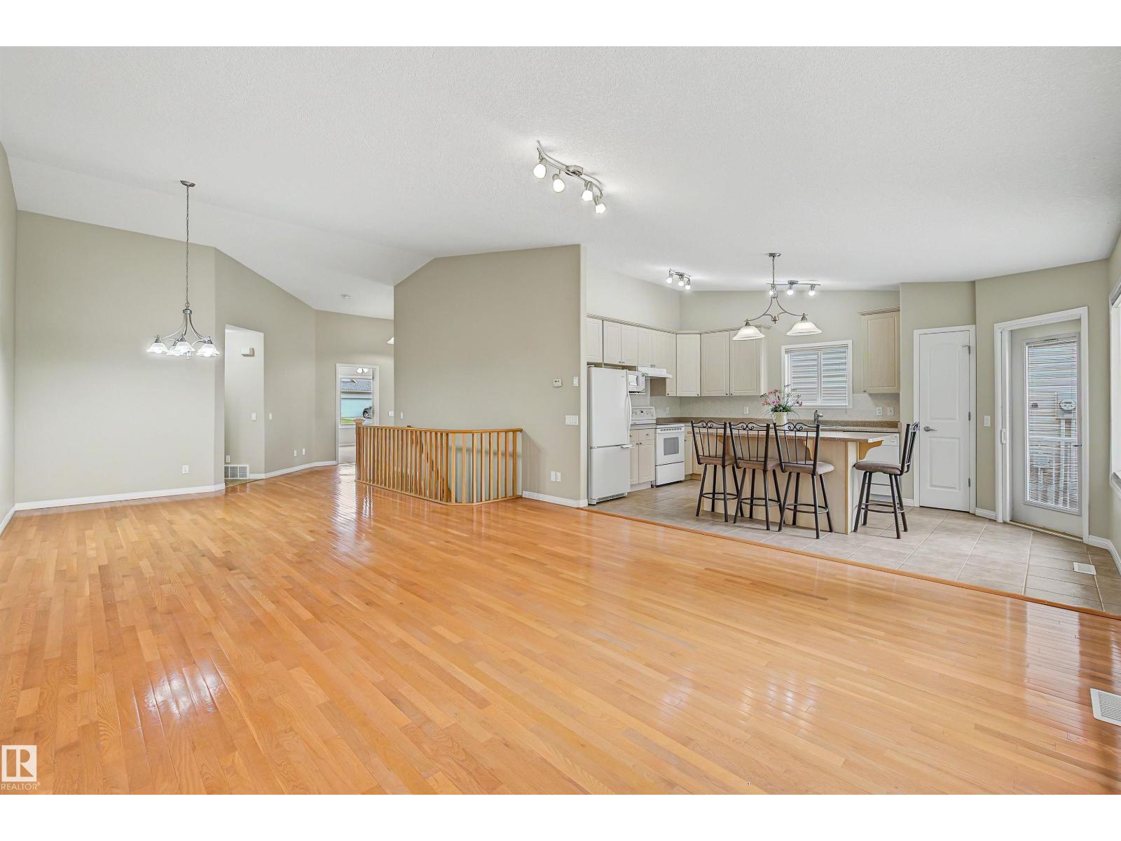 #6 2031 Brennan Cr Nw Property Photo 8