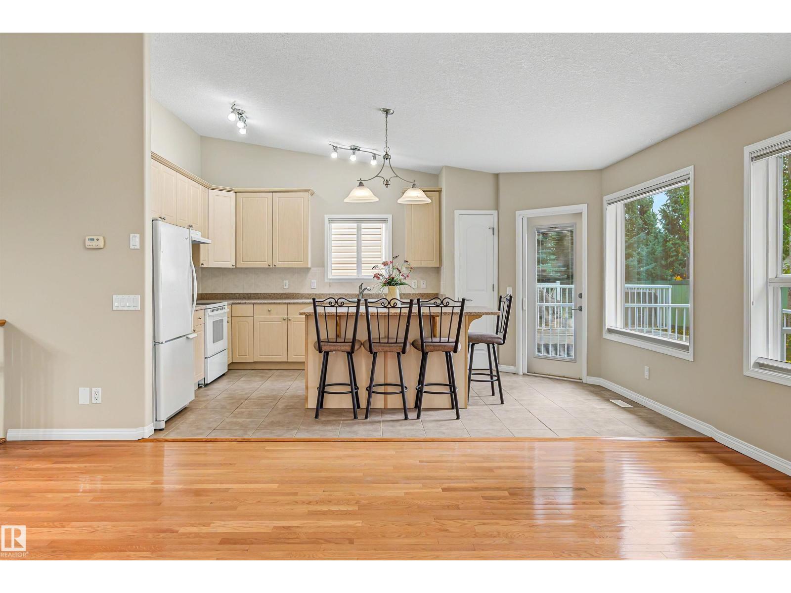 #6 2031 Brennan Cr Nw Property Photo 10