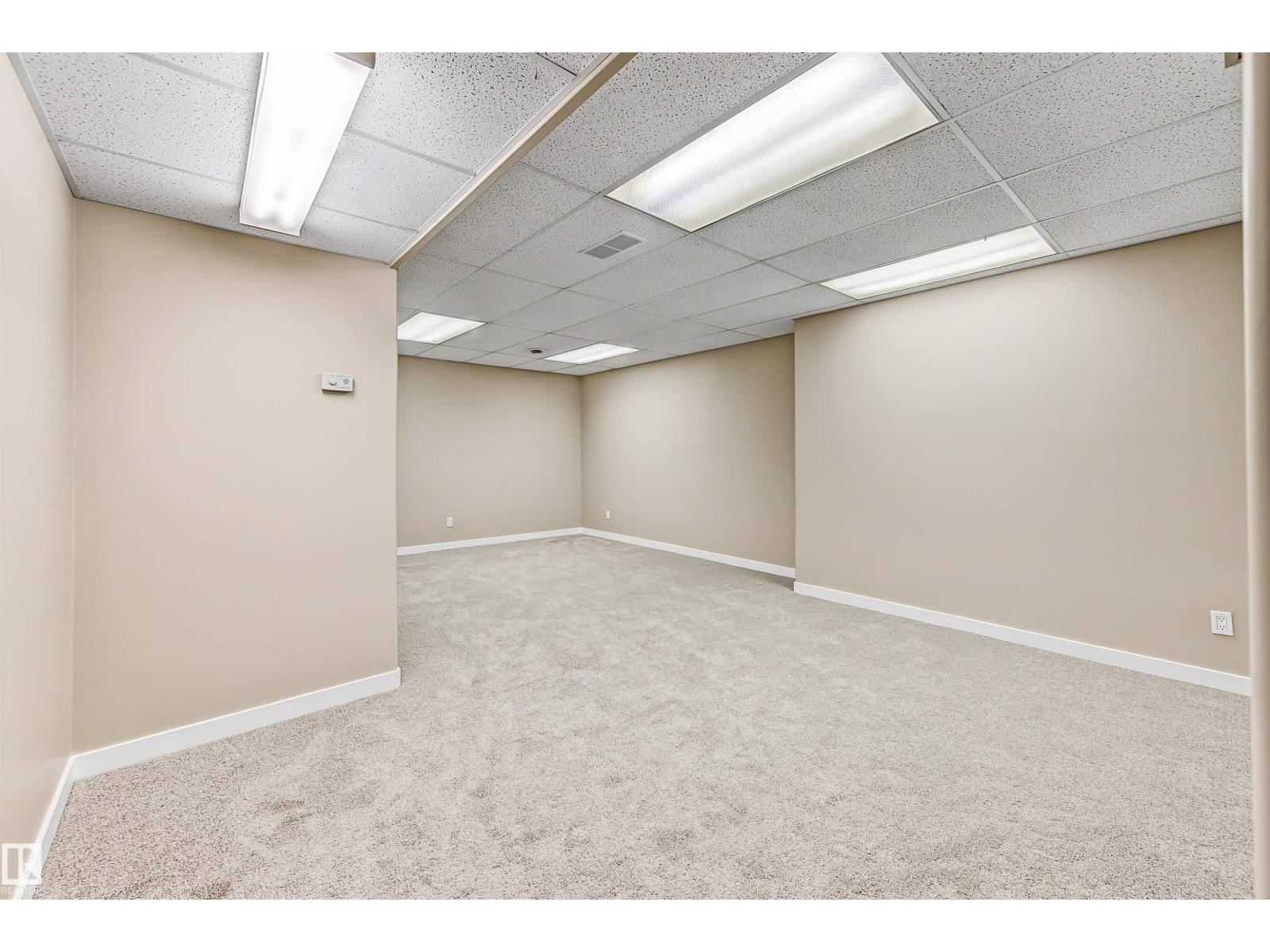 #6 2031 Brennan Cr Nw Property Photo 32