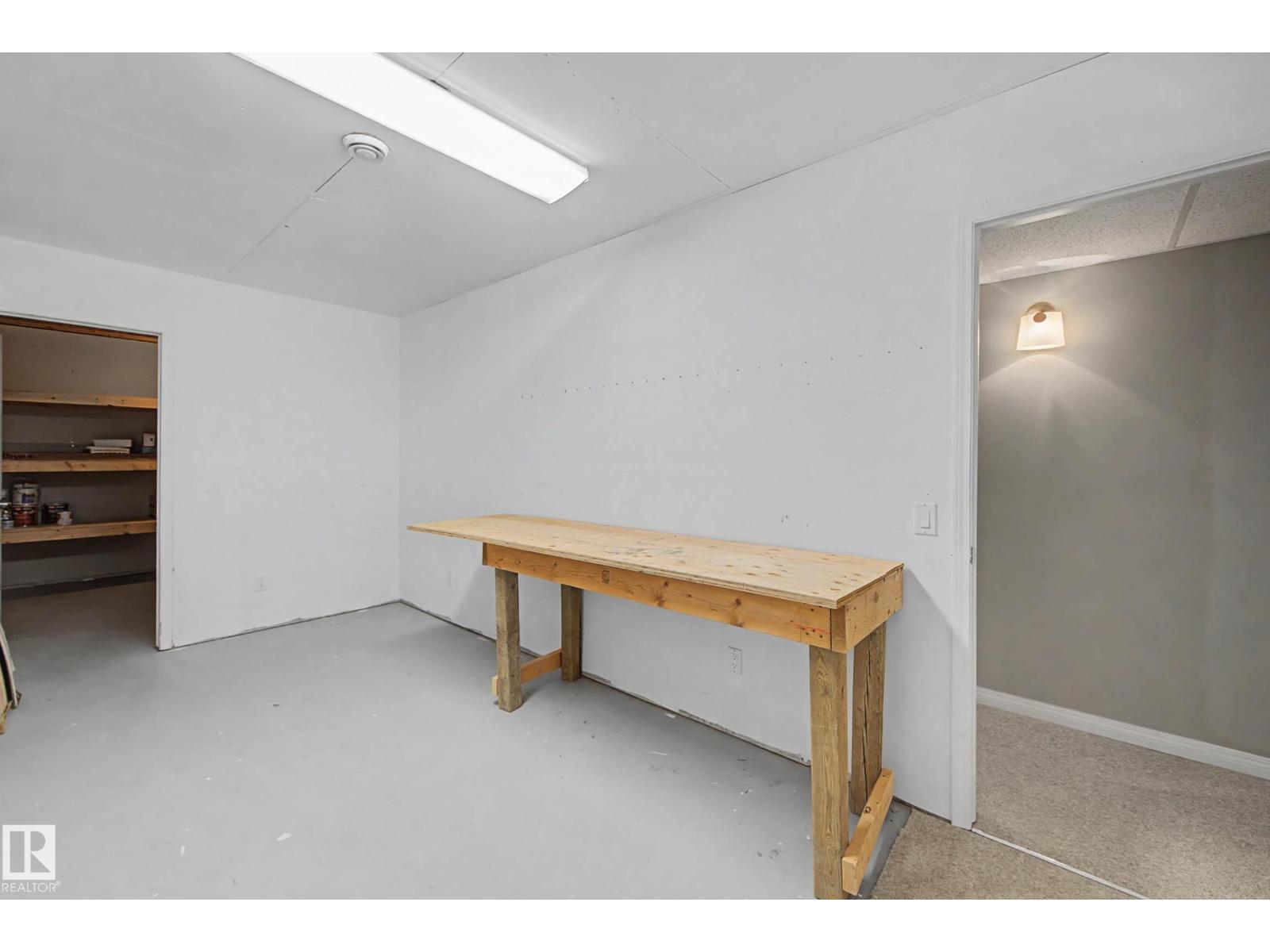 #6 2031 Brennan Cr Nw Property Photo 38
