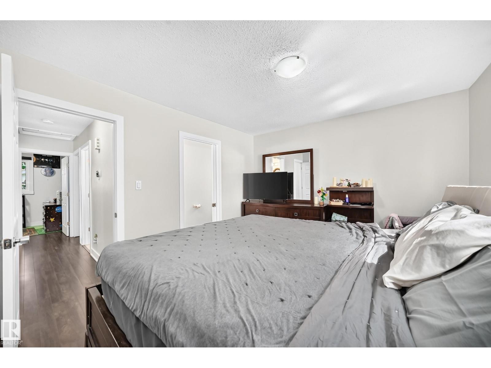 2112 36 St Nw Property Photo 10