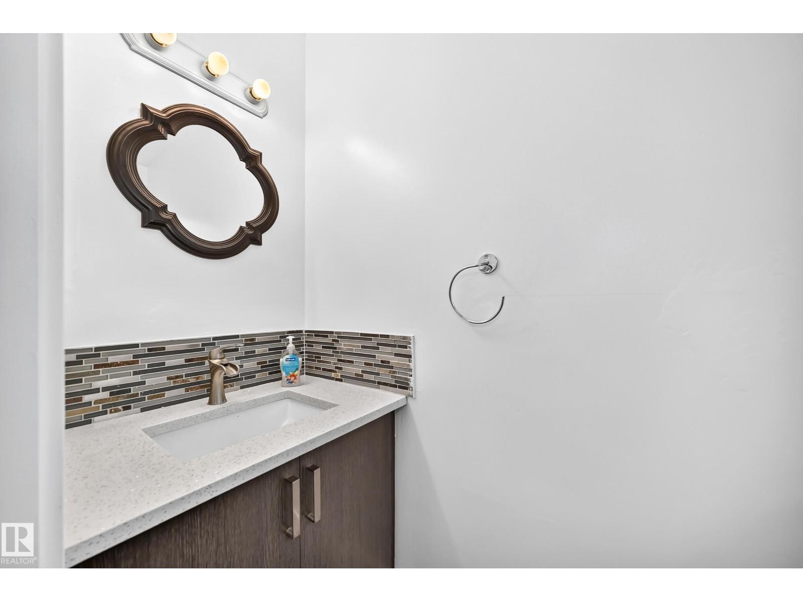 2112 36 St Nw Property Photo 12