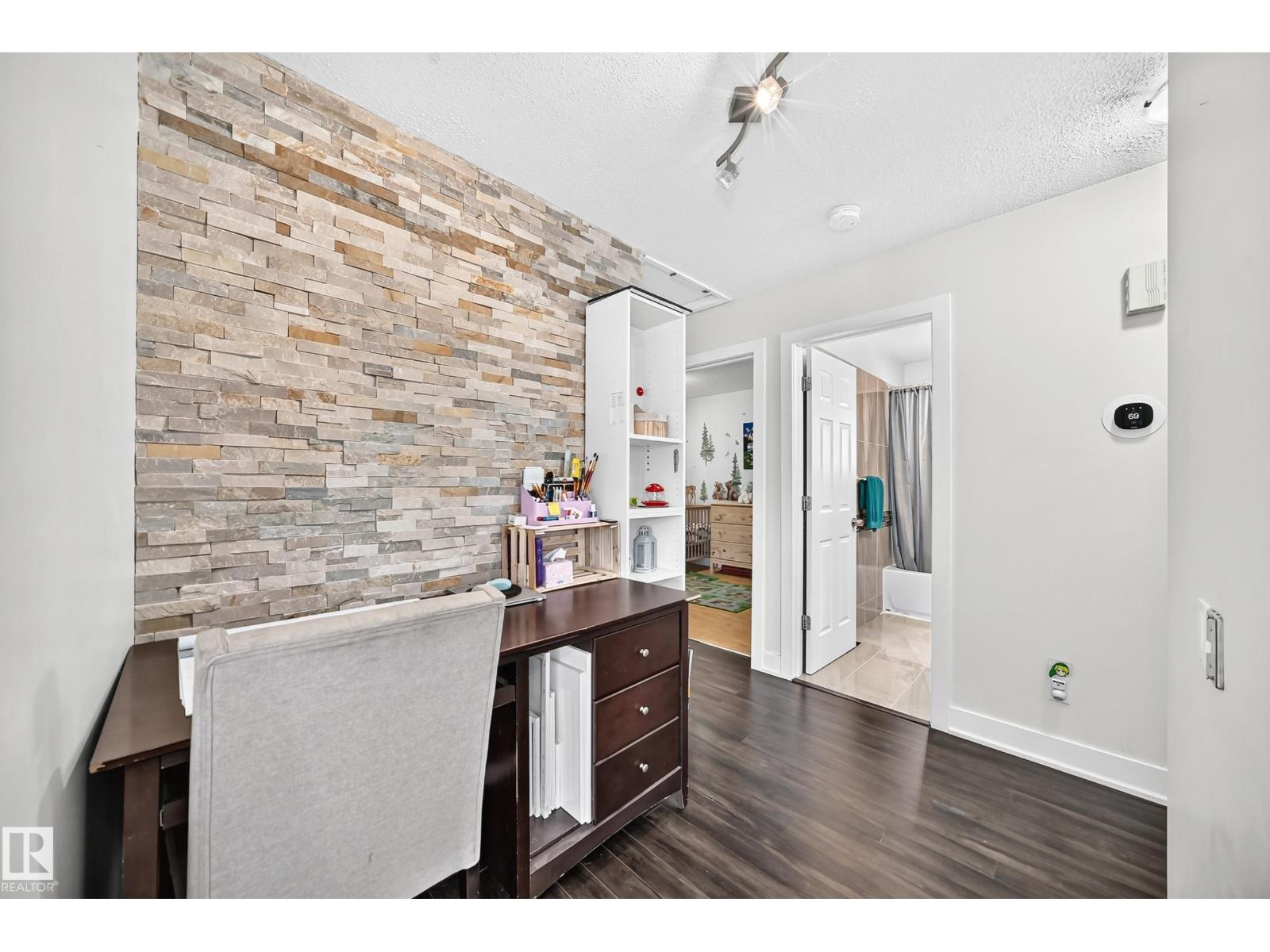 2112 36 St Nw Property Photo 15
