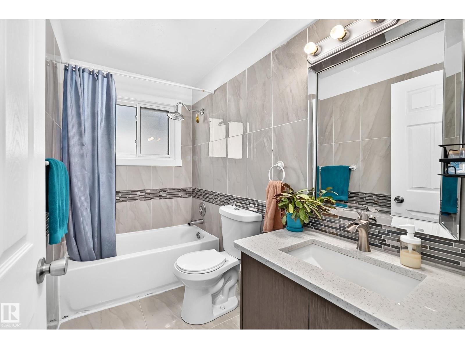 2112 36 St Nw Property Photo 17