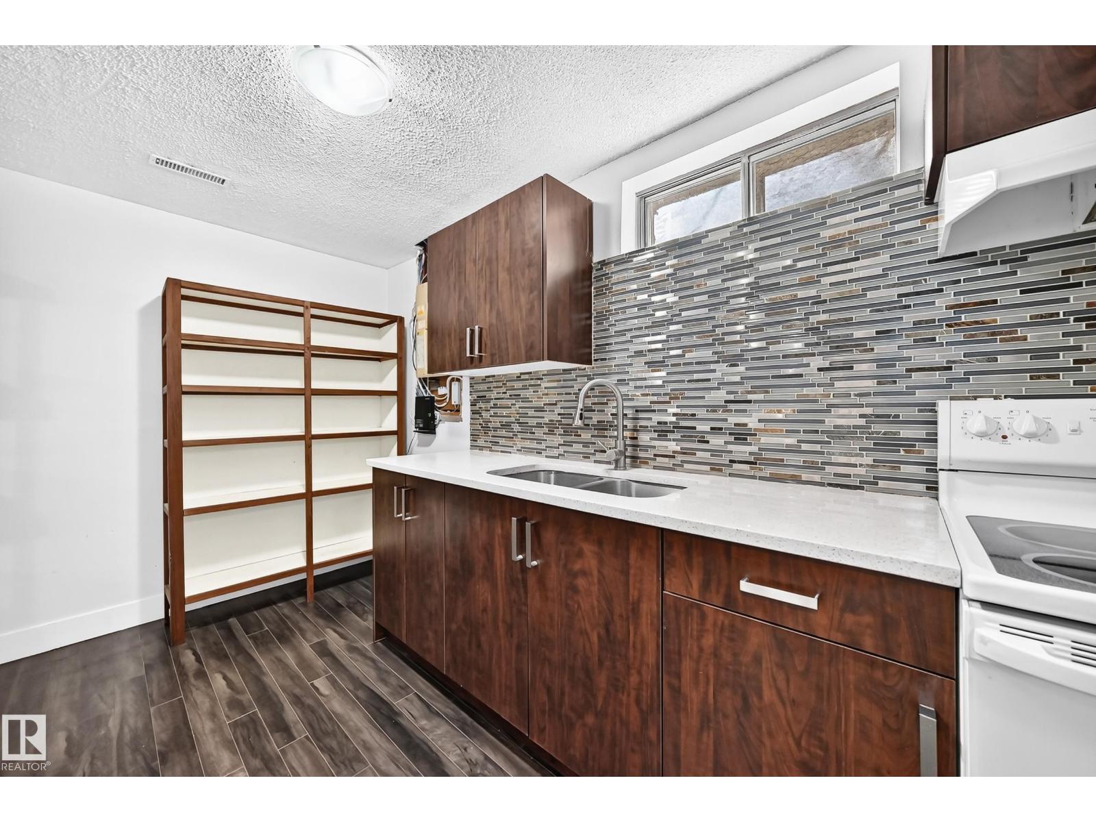2112 36 St Nw Property Photo 19