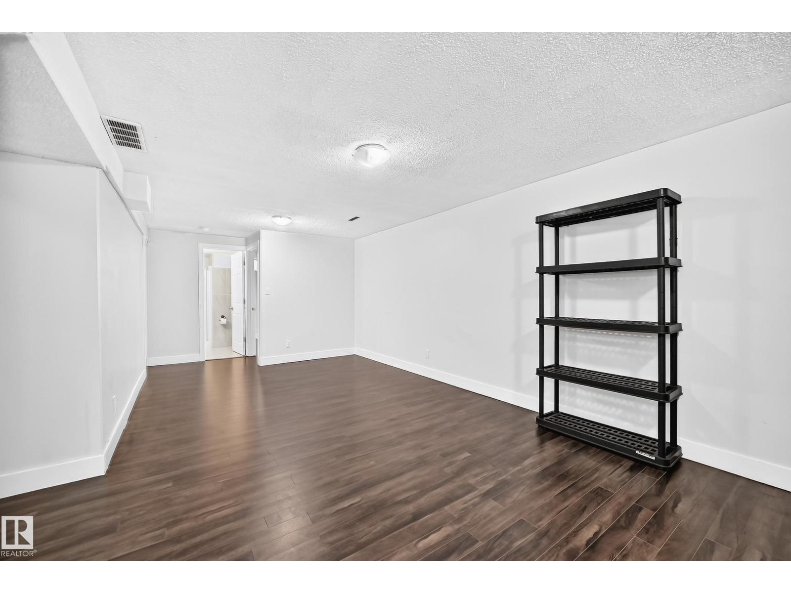 2112 36 St Nw Property Photo 20