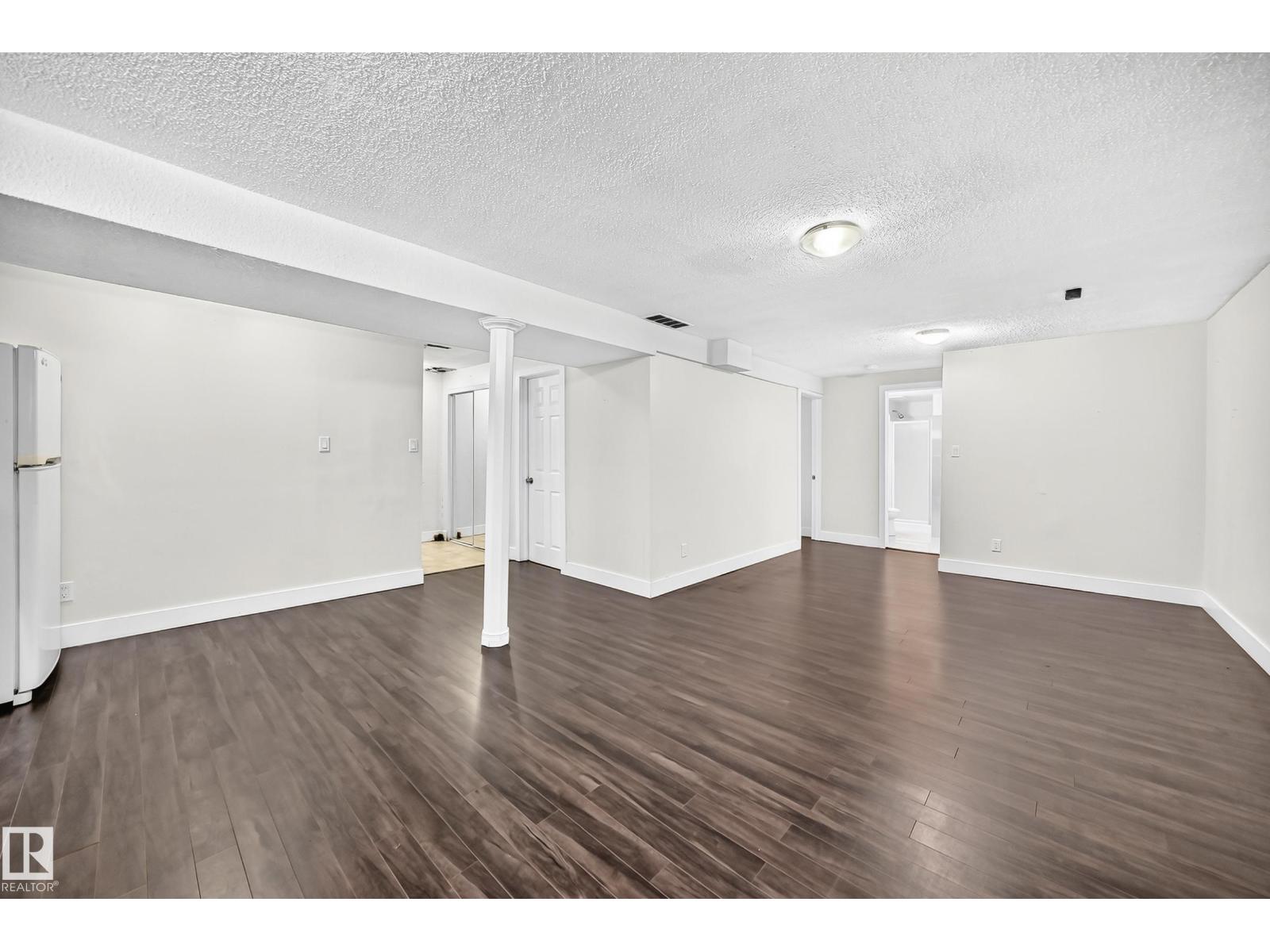 2112 36 St Nw Property Photo 21