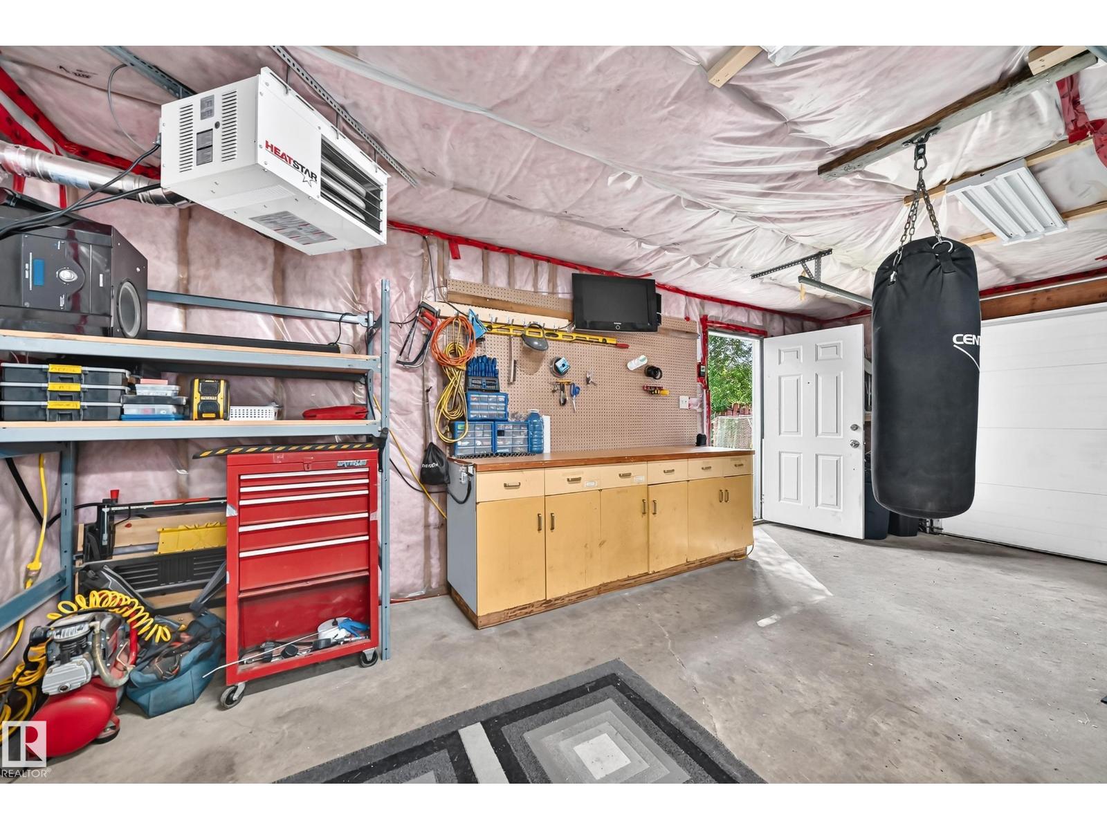 2112 36 St Nw Property Photo 30