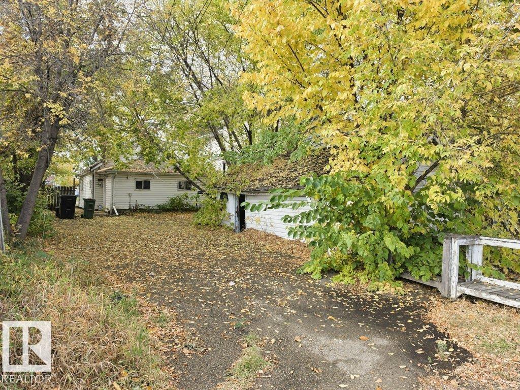 11911 77 St Nw Property Photo 8