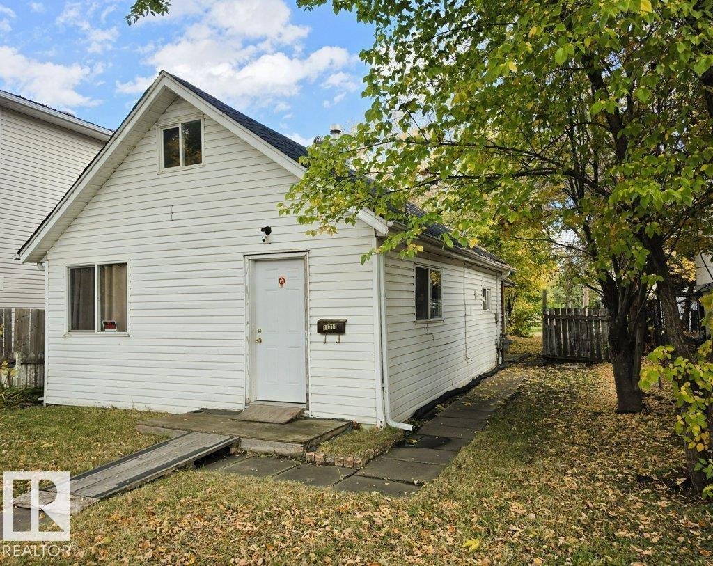 11911 77 St Nw Property Photo 13