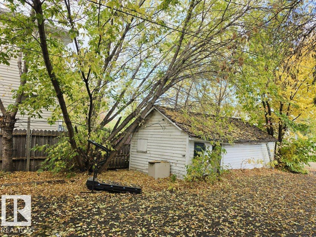 11911 77 St Nw Property Photo 20