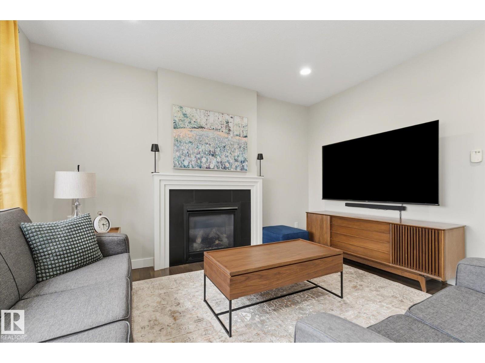10605 96 St Property Photo 10