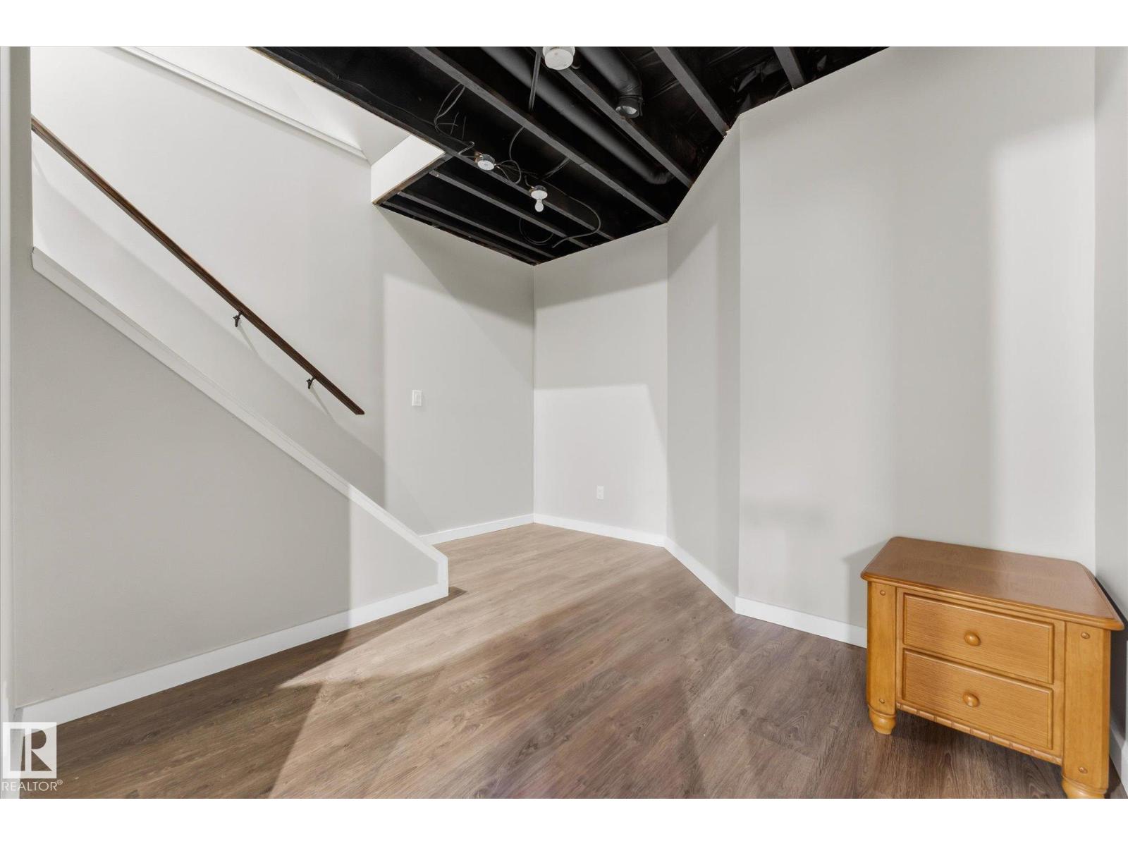 10605 96 St Property Photo 34