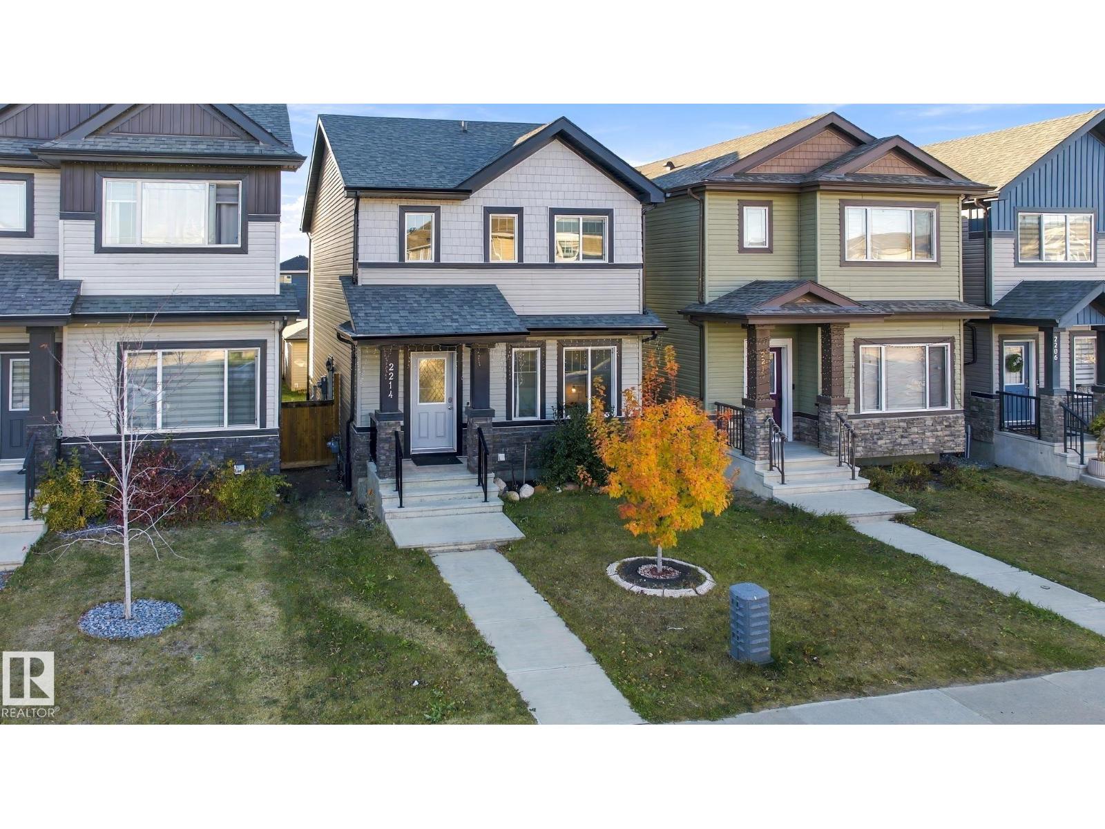 2214 54 St Sw Sw Property Photo 2