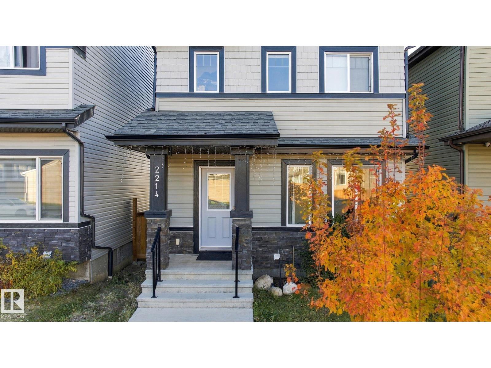 2214 54 St Sw Sw Property Photo 3