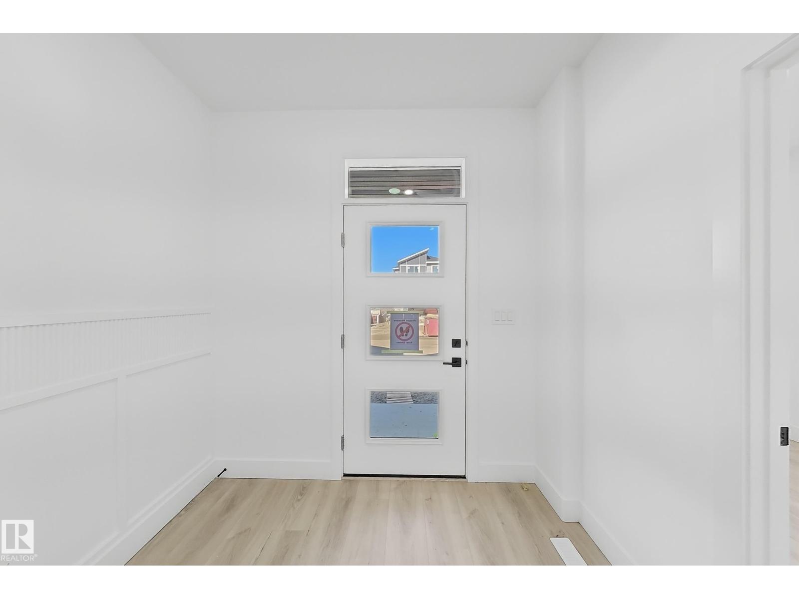 4215 63 St Property Photo 2