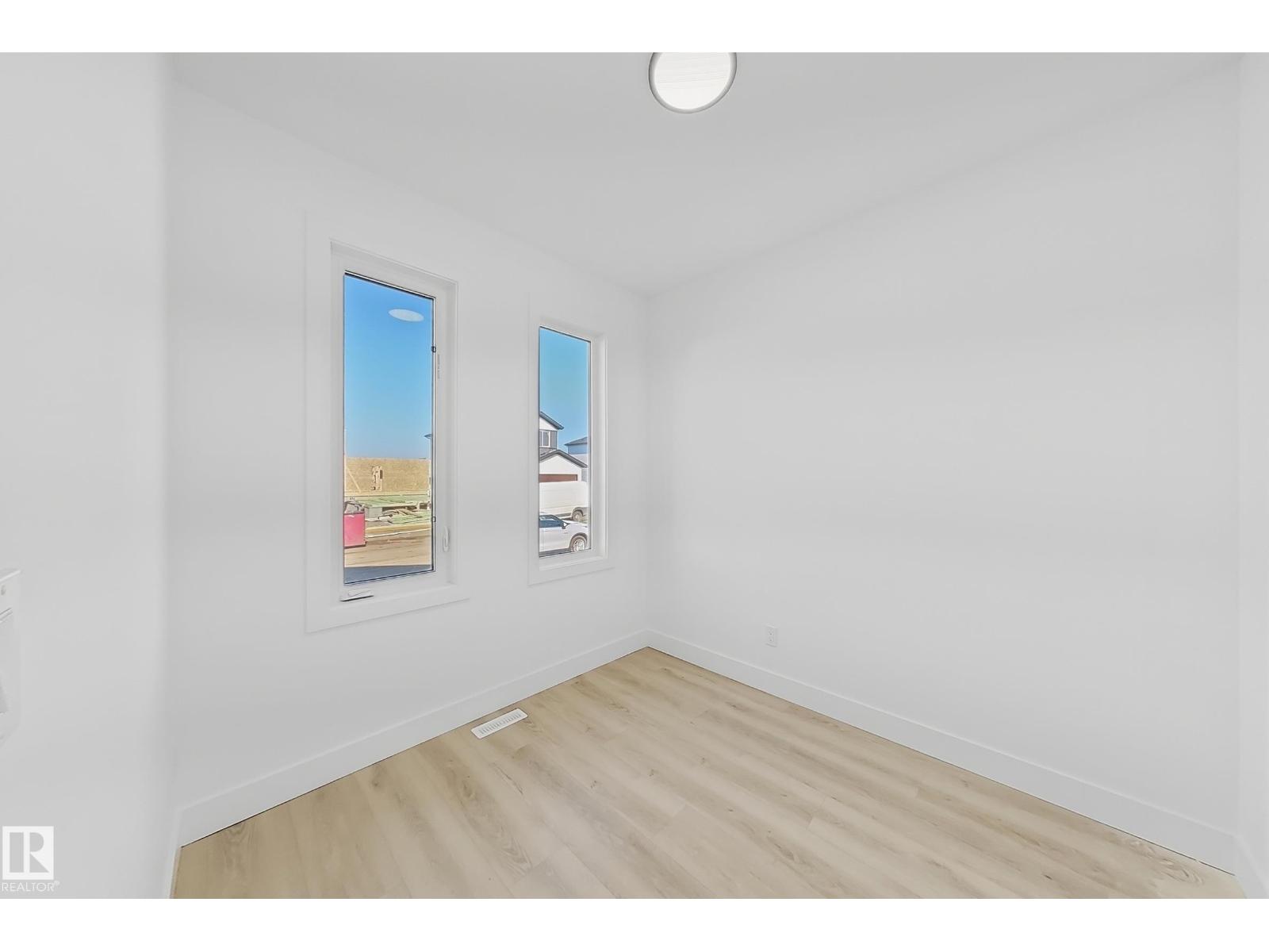 4215 63 St Property Photo 3