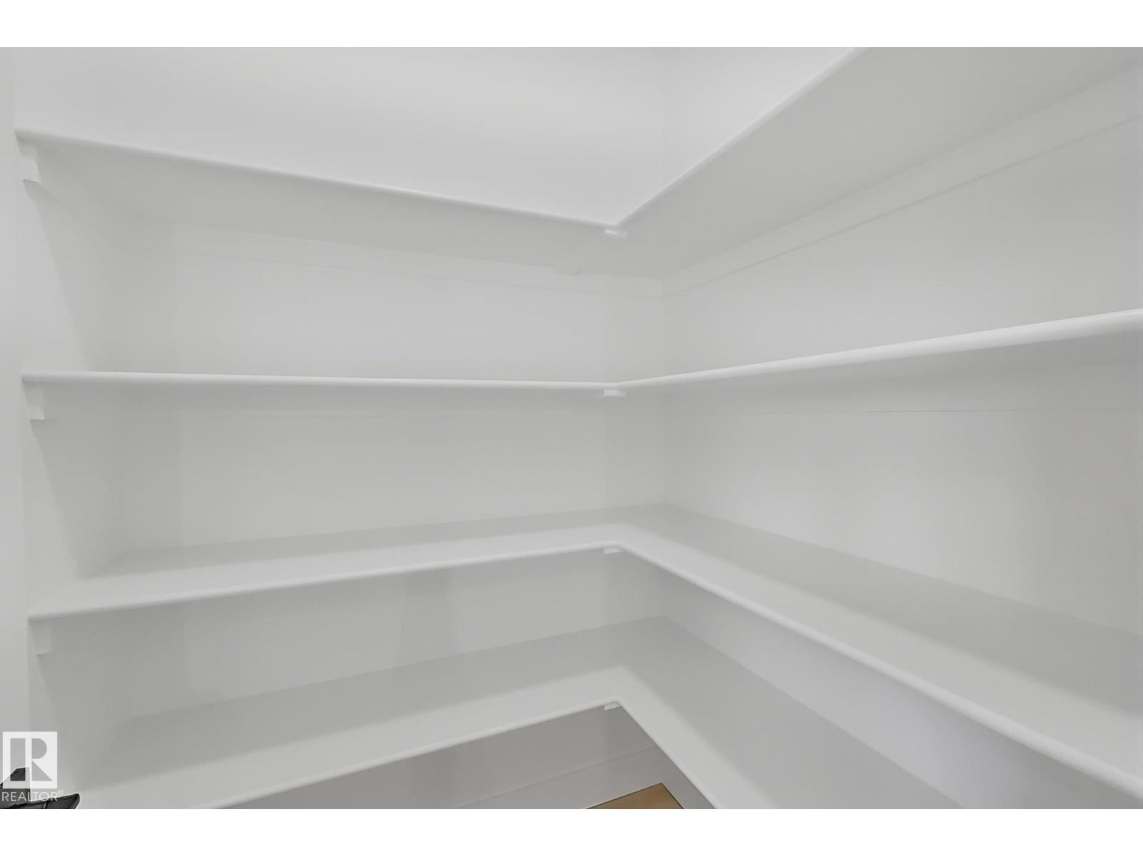 4215 63 St Property Photo 10