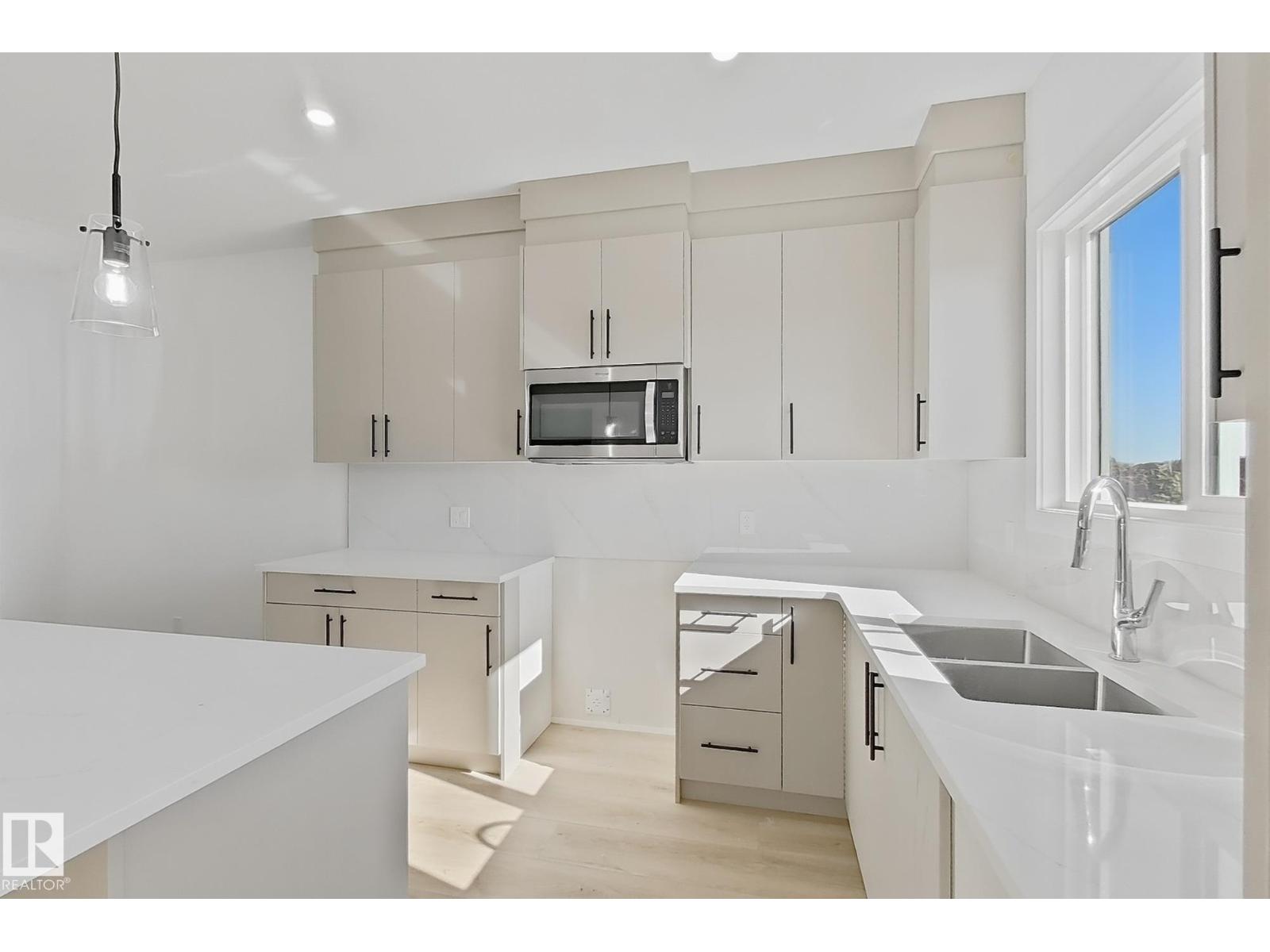 4215 63 St Property Photo 11