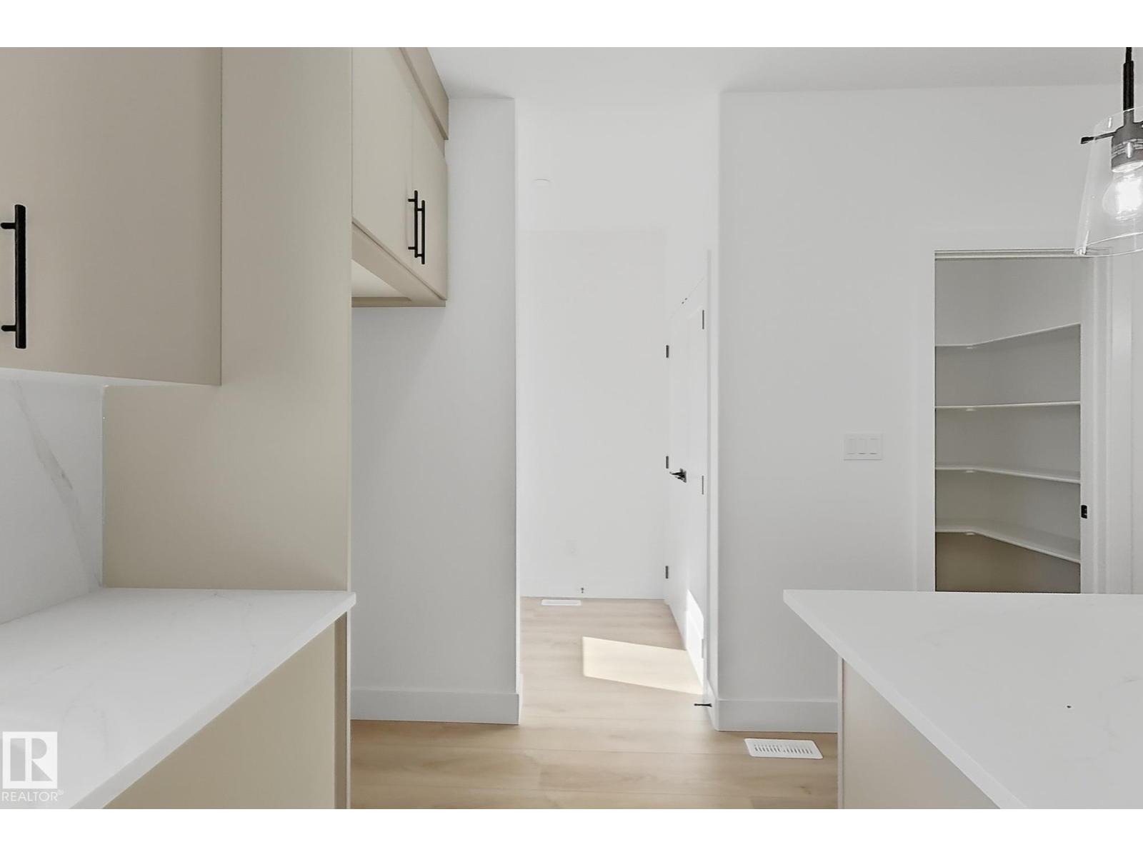 4215 63 St Property Photo 13