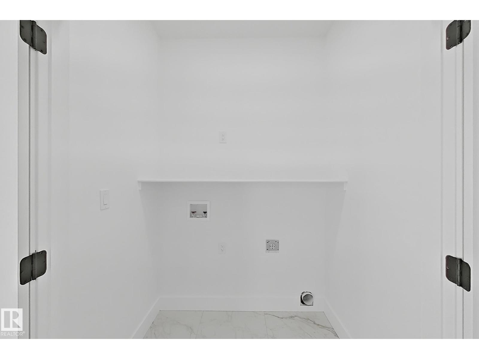 4215 63 St Property Photo 17
