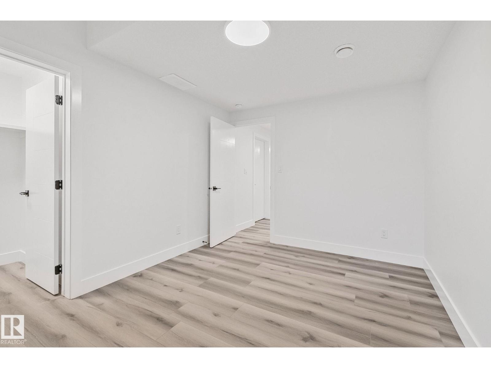 11032 128 St Nw Property Photo 49