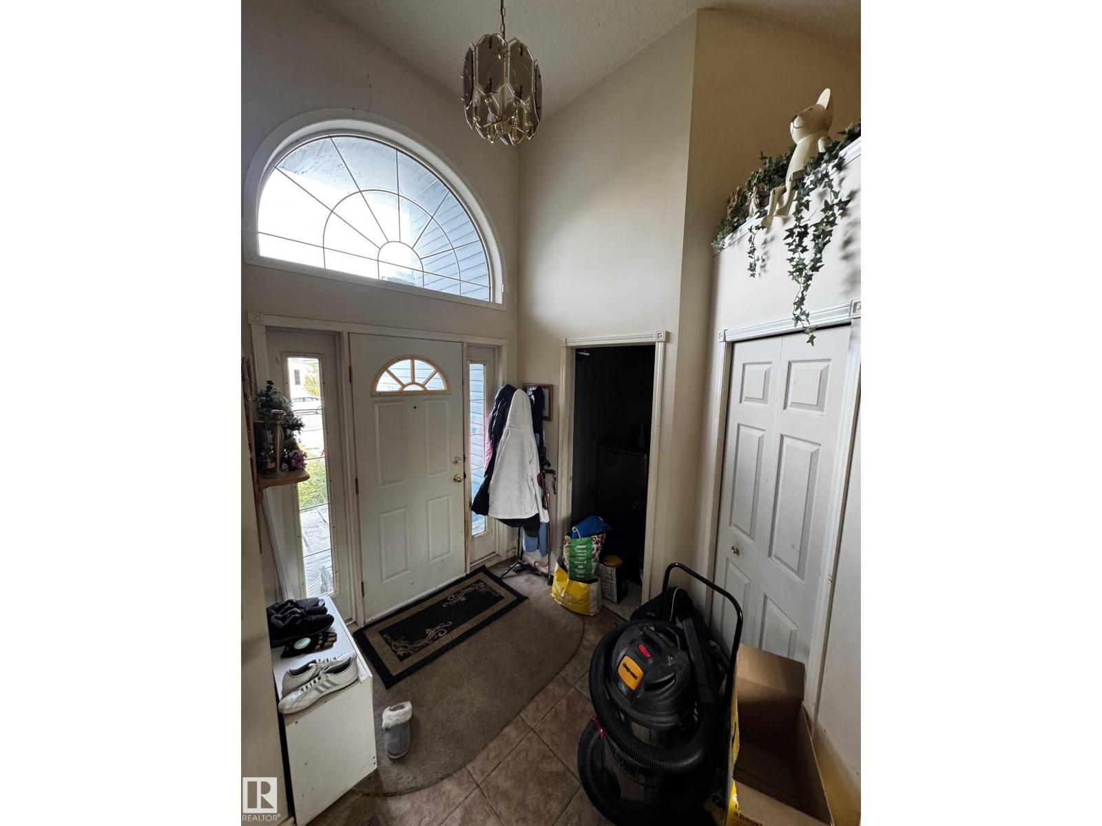 4751 49a St Property Photo 6