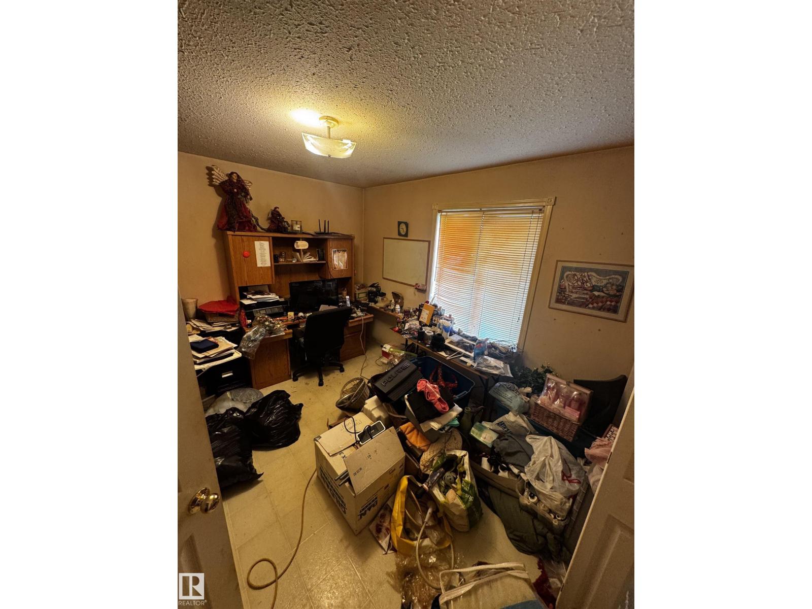 4751 49a St Property Photo 14