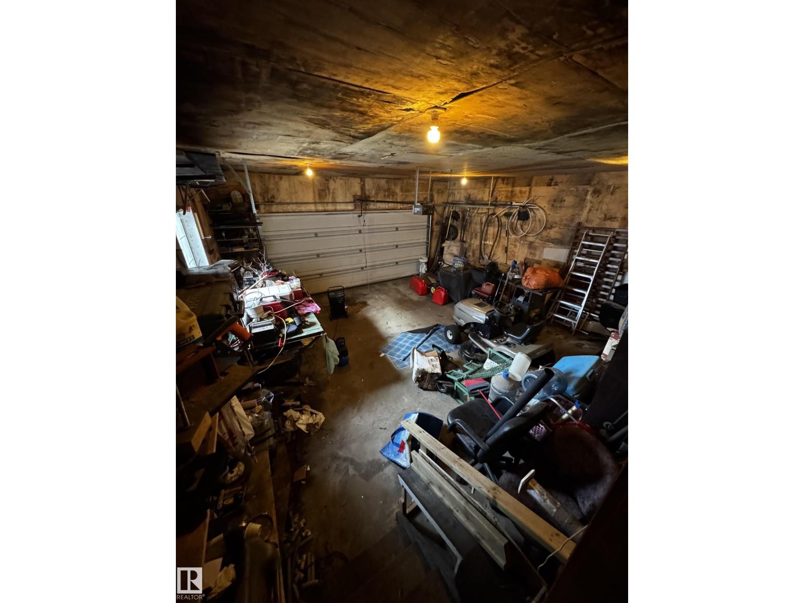 4751 49a St Property Photo 16