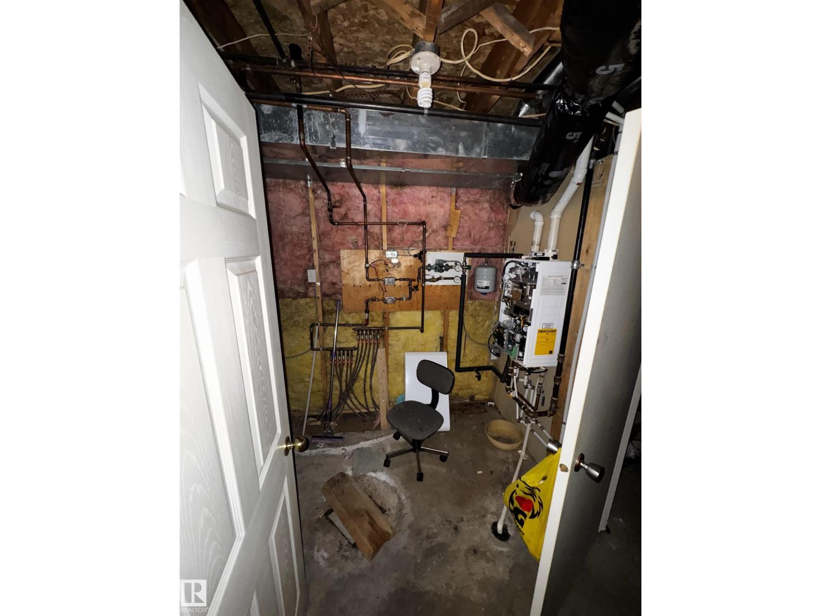 4751 49a St Property Photo 17