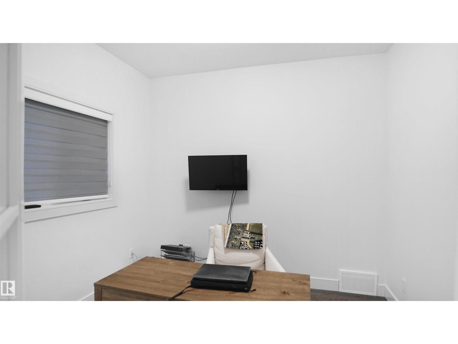 7520 174 Av Nw Property Photo 17