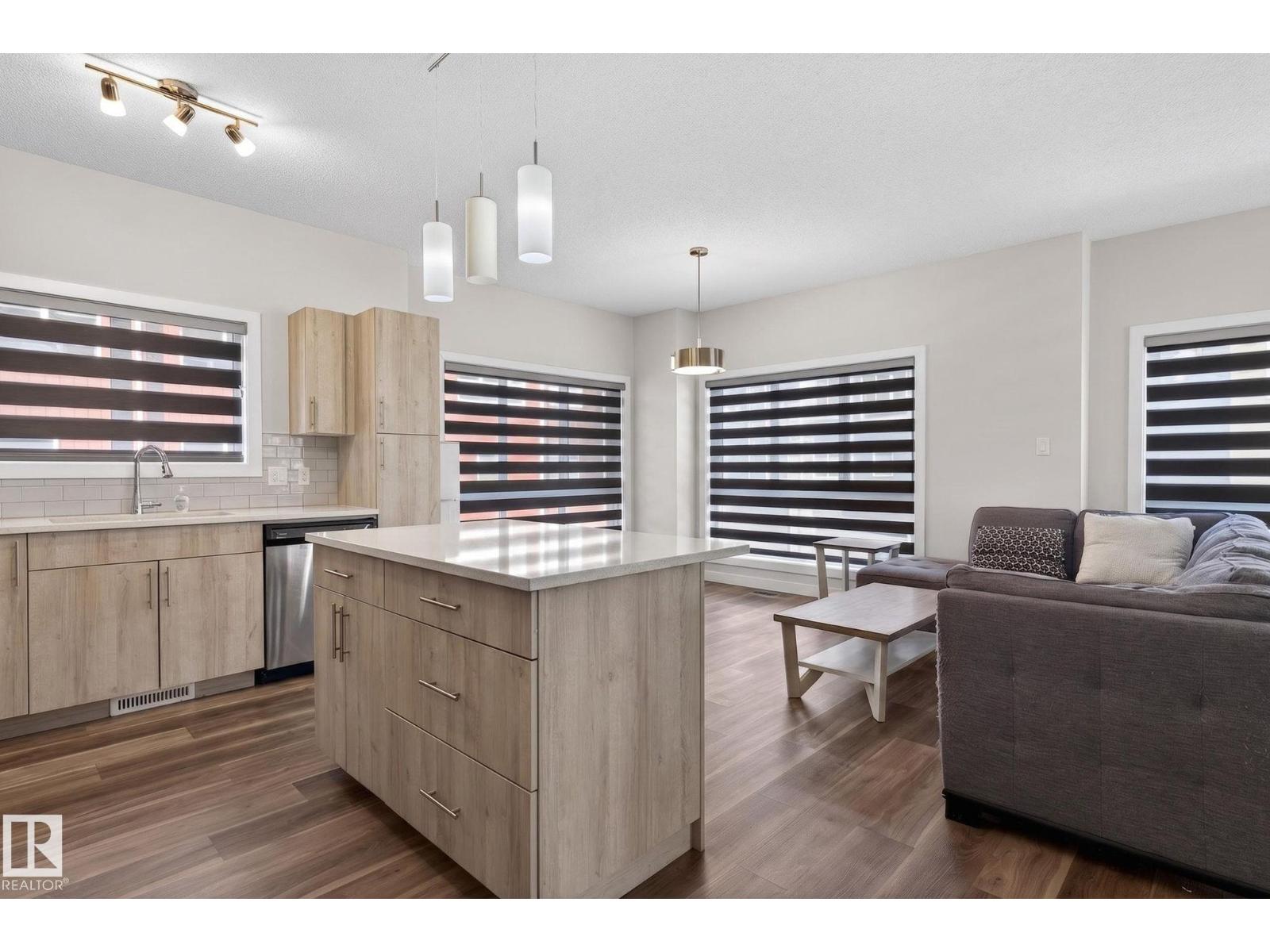 #37 979 Crystallina Nera Wy Nw Property Photo 10