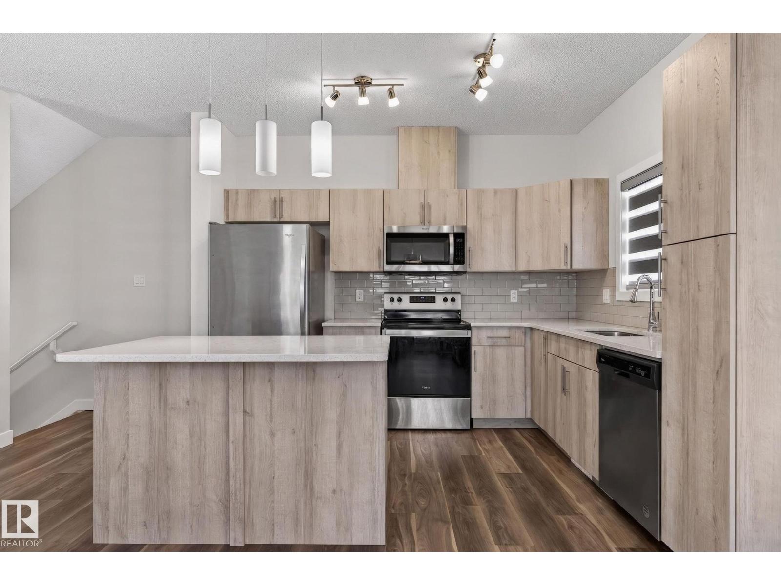 #37 979 Crystallina Nera Wy Nw Property Photo 12