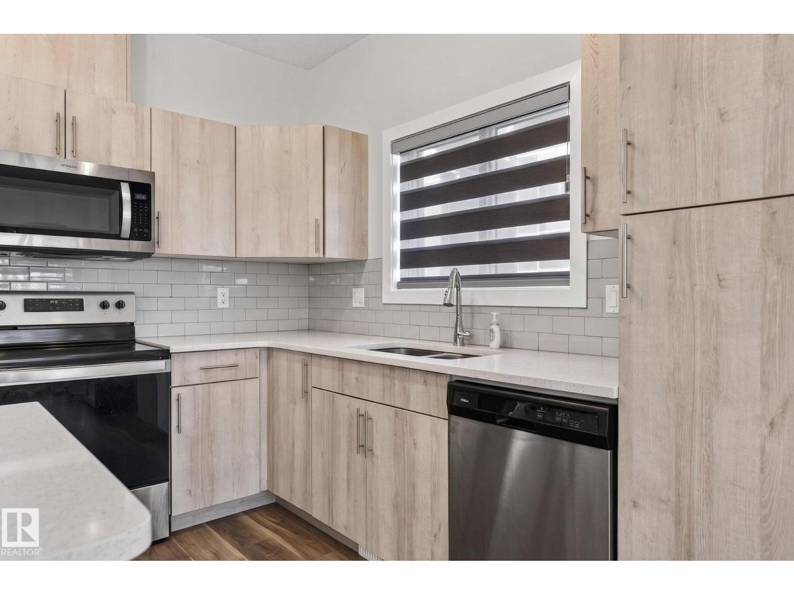 #37 979 Crystallina Nera Wy Nw Property Photo 13