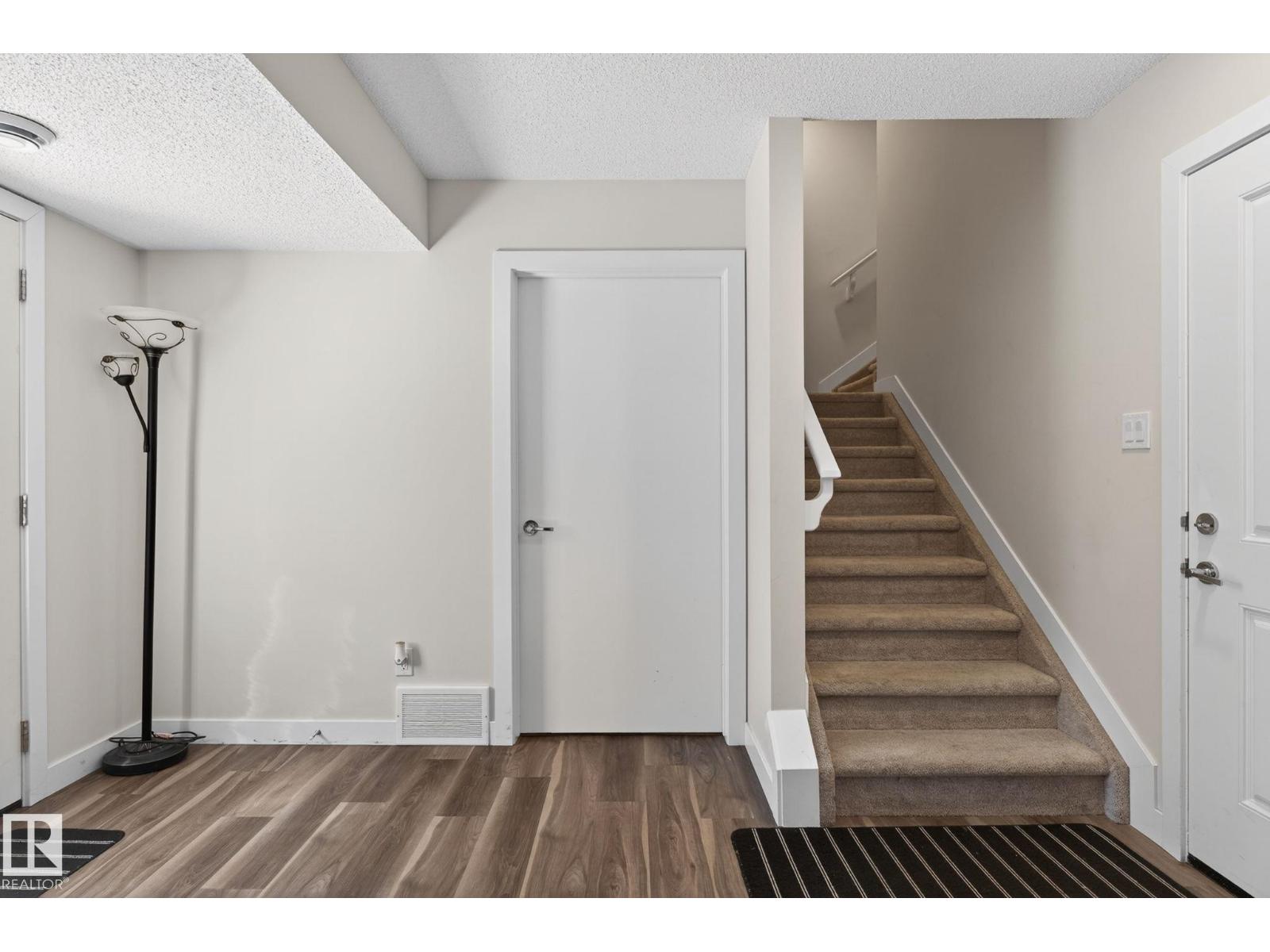 #37 979 Crystallina Nera Wy Nw Property Photo 18
