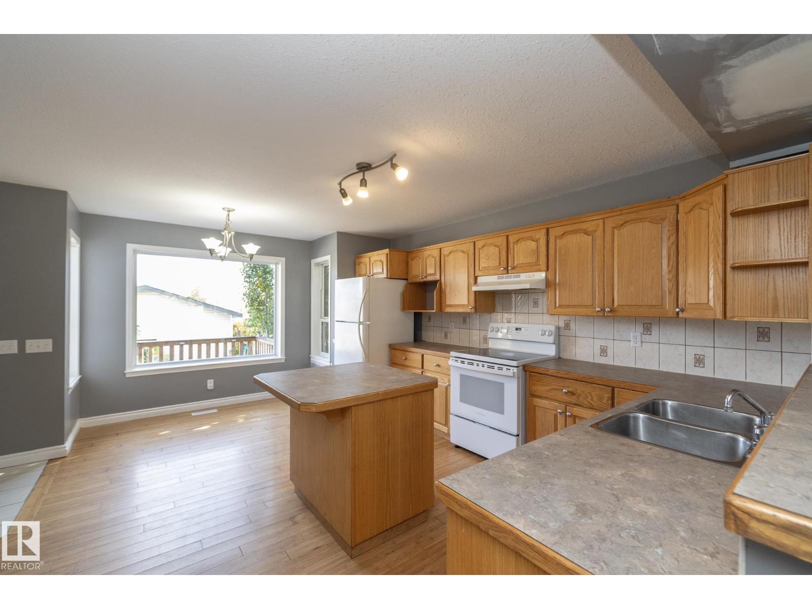 137 Michigan St Property Photo 16