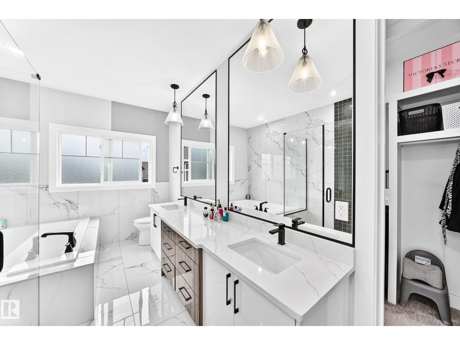 1667 Enright Wy Nw Nw Property Photo 40