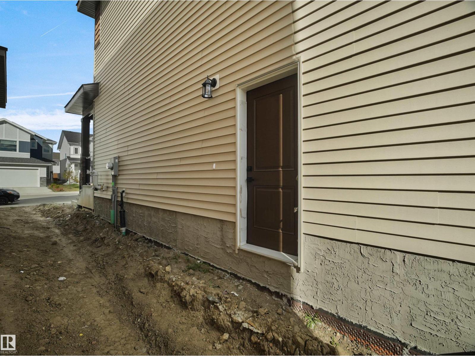 348 Roberts Wd Property Photo 8