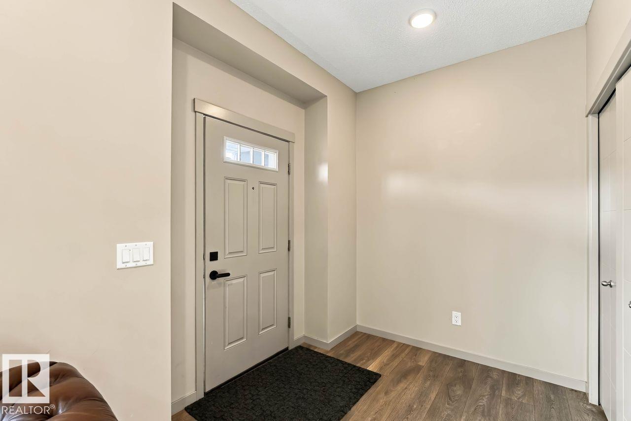 1416 26 Av Nw Property Photo 5
