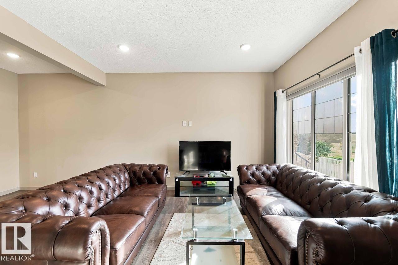 1416 26 Av Nw Property Photo 7