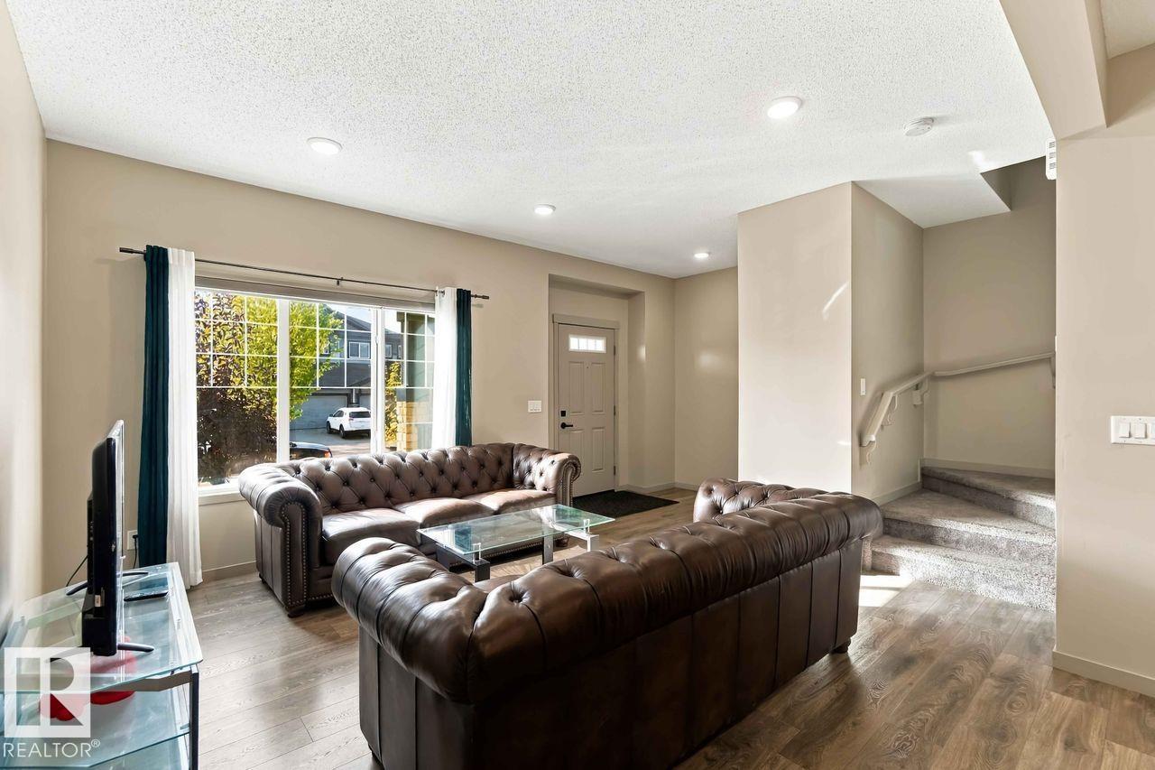 1416 26 Av Nw Property Photo 8