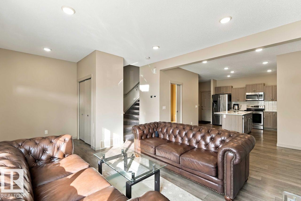 1416 26 Av Nw Property Photo 9