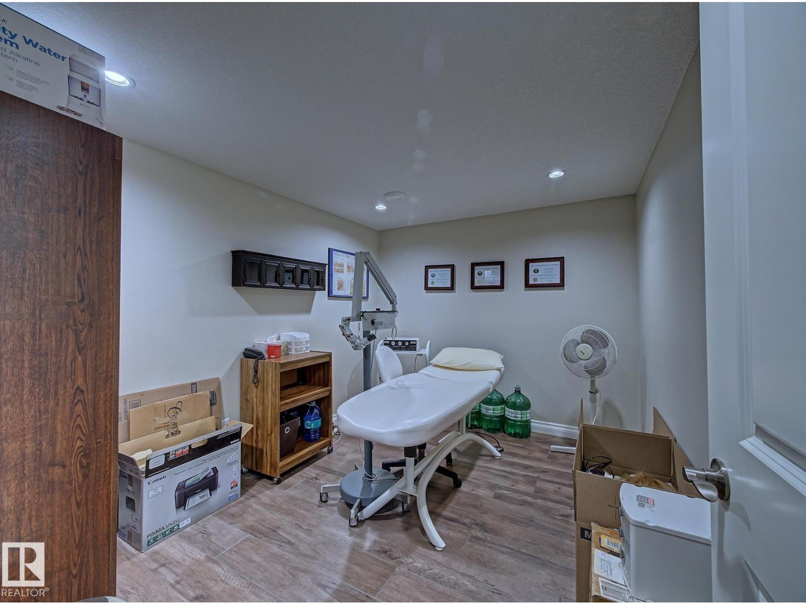 2 Durrand Bn Property Photo 38