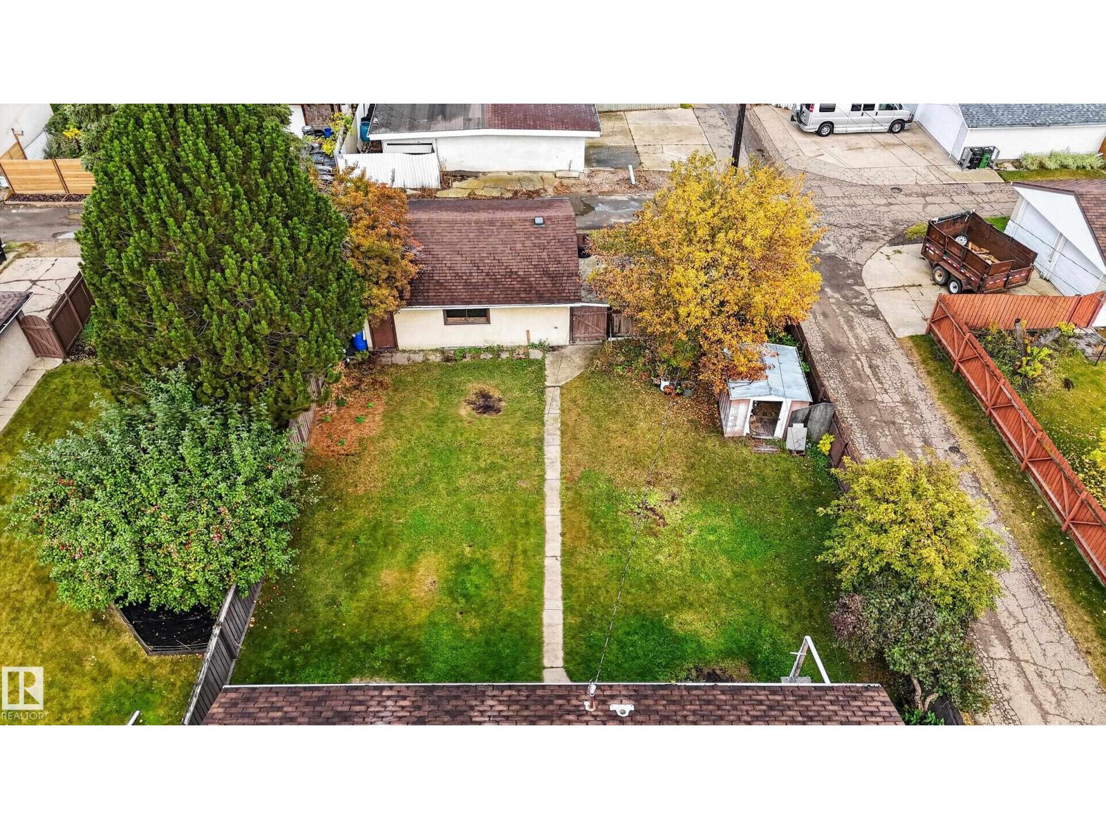 5504 105 Av Nw Property Photo 4