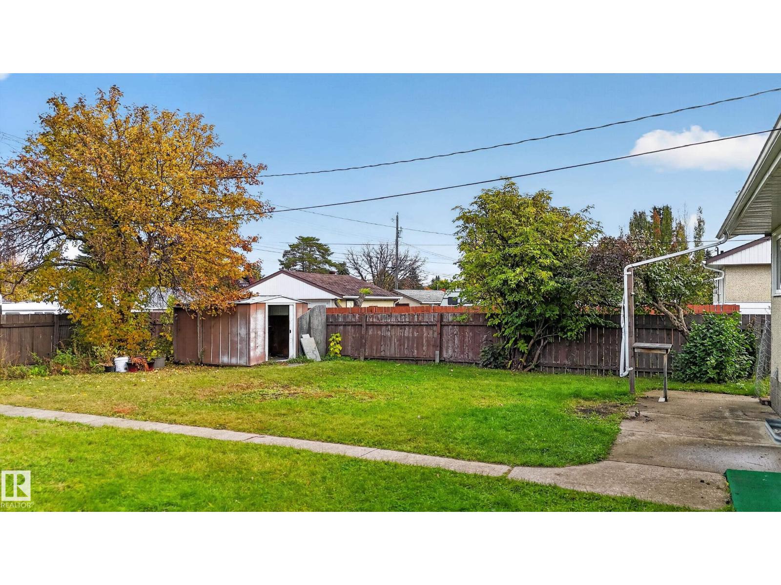 5504 105 Av Nw Property Photo 6