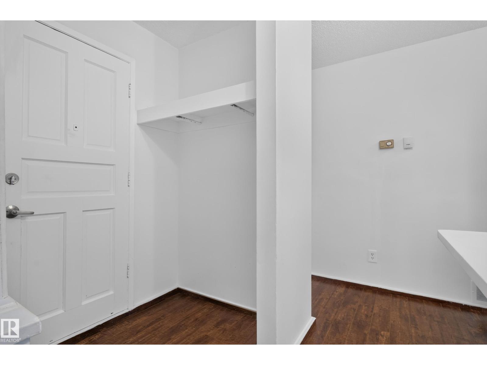 5504 105 Av Nw Property Photo 12