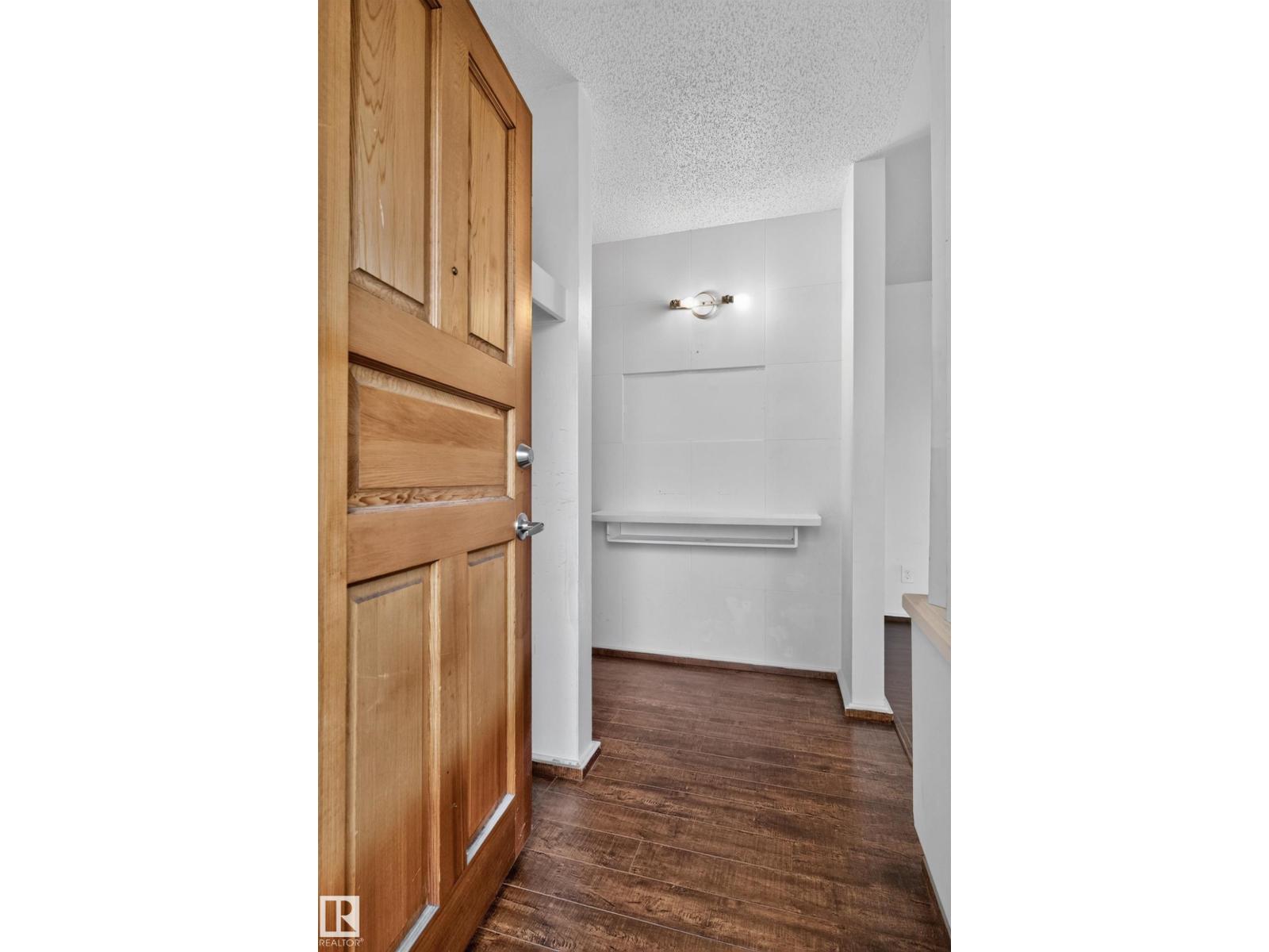 5504 105 Av Nw Property Photo 14