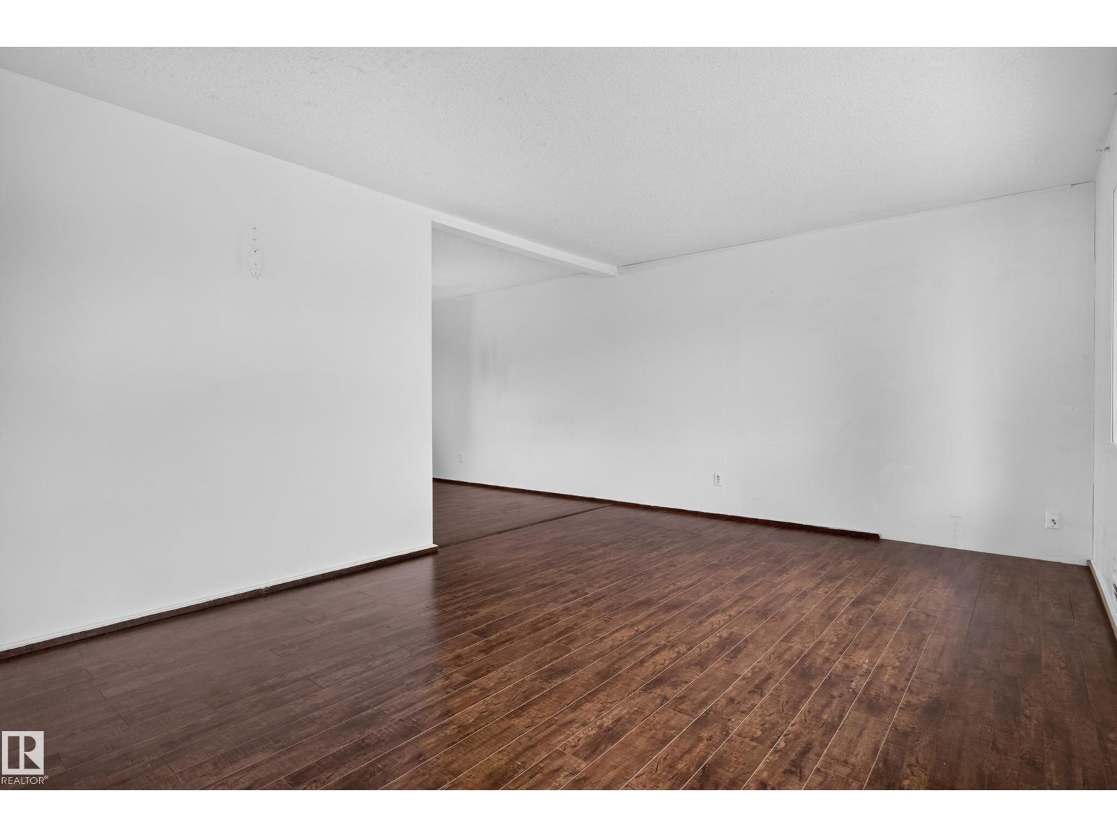 5504 105 Av Nw Property Photo 15